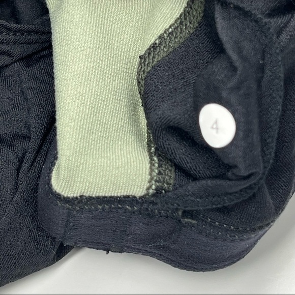 Lululemon Racerback Tank w/ Camo Bra 4 Black Green NWOT - Picture 13 of 13